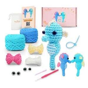 Amazon Essentials Crochet Seahorse Kit - Blue and Pink